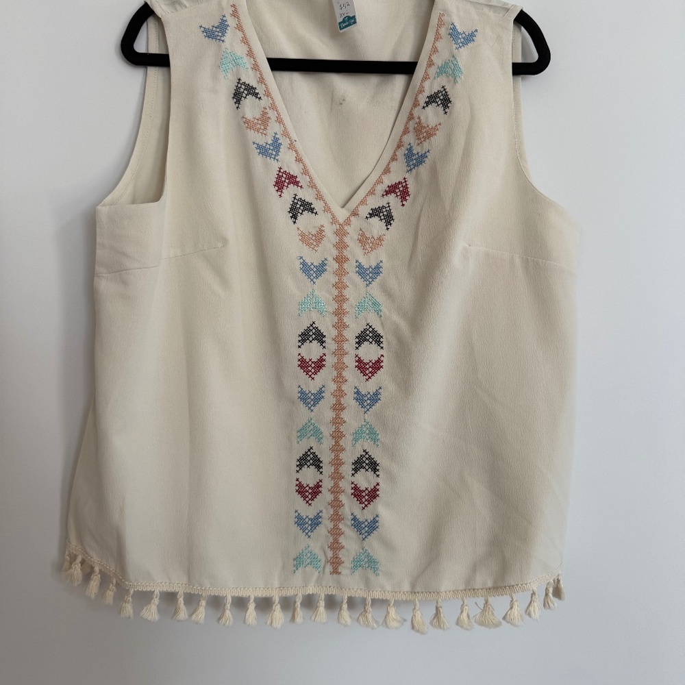 Boutique Women's Aztec Boho Embroidered Tasseled Lined Sleeveless Blouse Size L